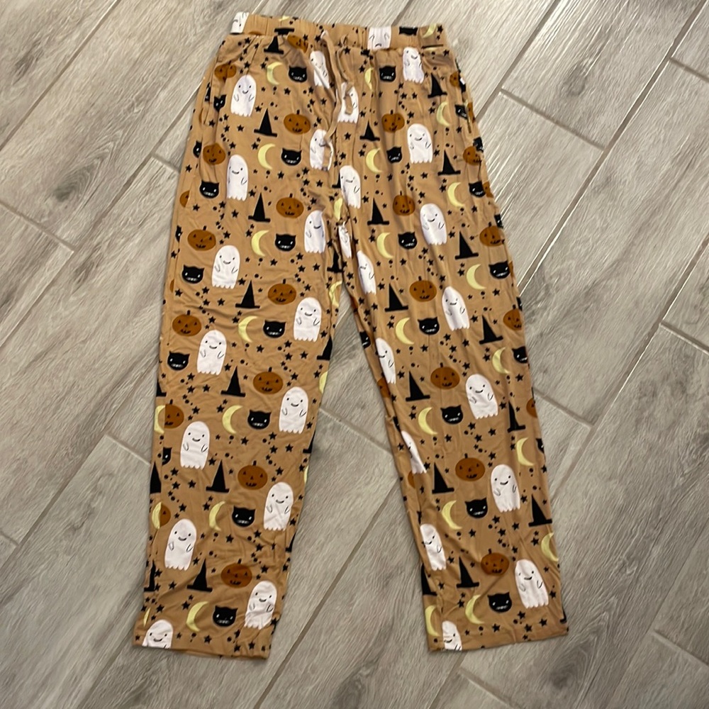 Men’s bamboo Halloween pajama pants. Size medium